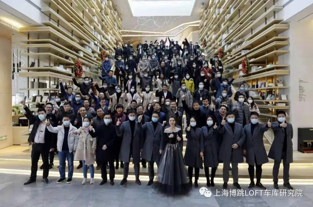 揭阳全国一百多人在华侨城汉口道6号参观研讨LOFT专利车库技术！
